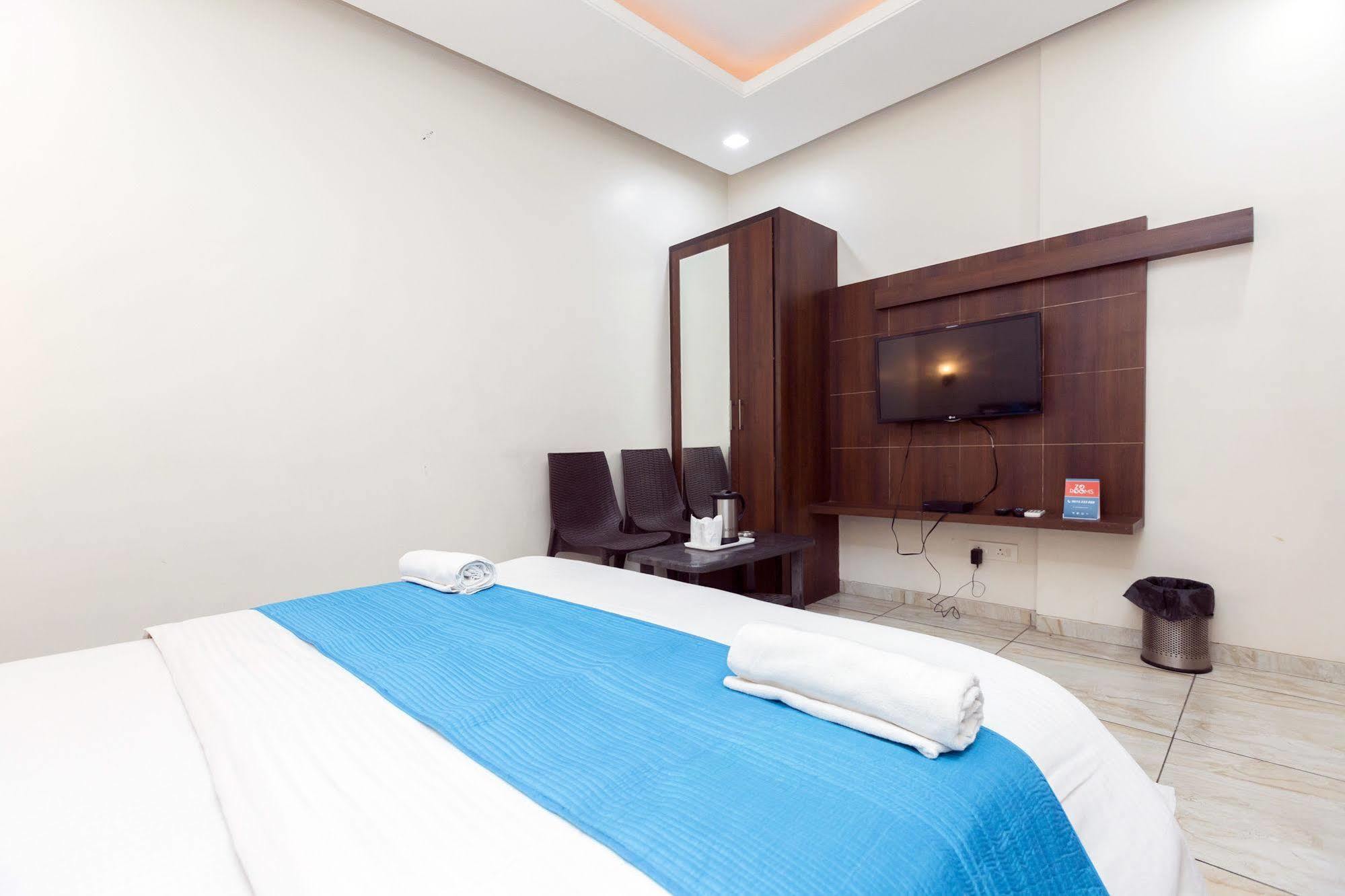 Hotel Sunday Inn Jaipur Bagian luar foto
