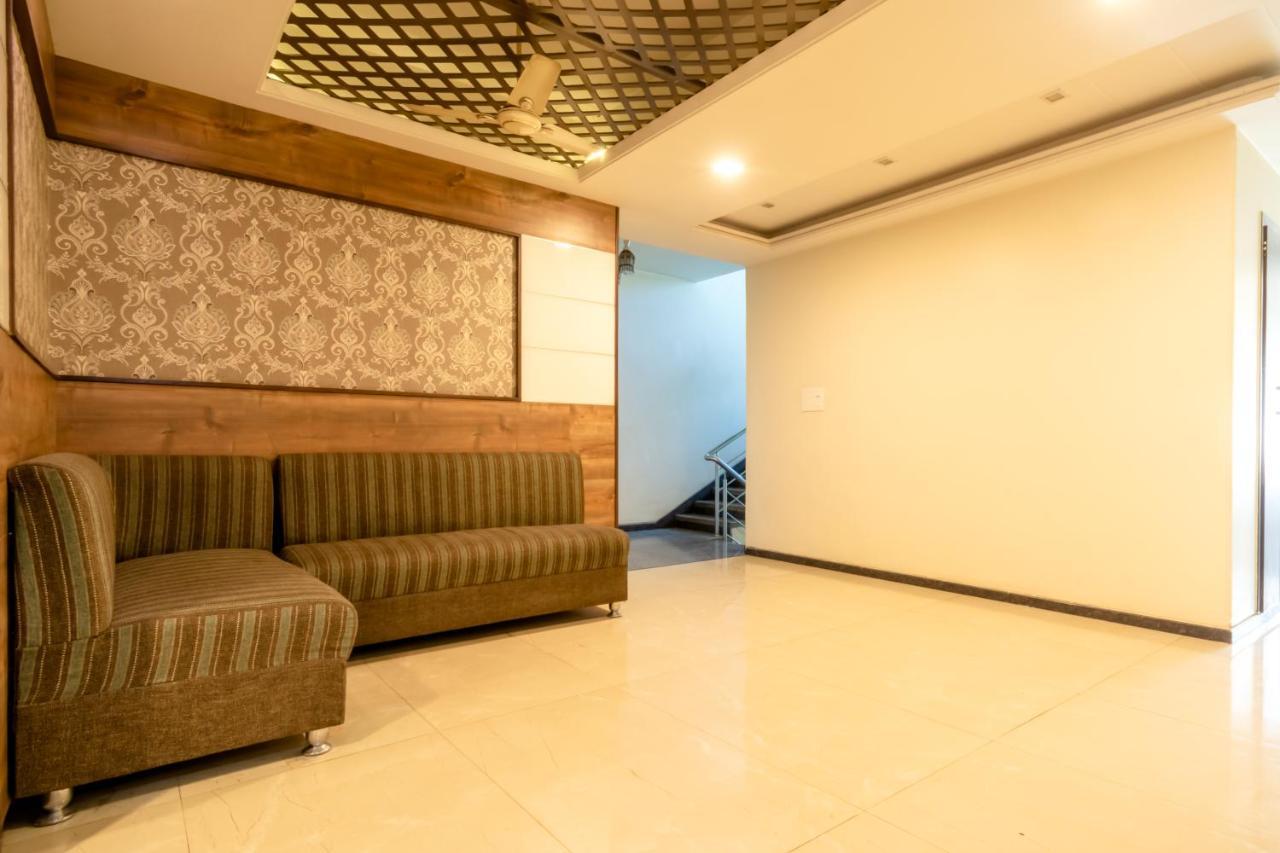 Hotel Sunday Inn Jaipur Bagian luar foto