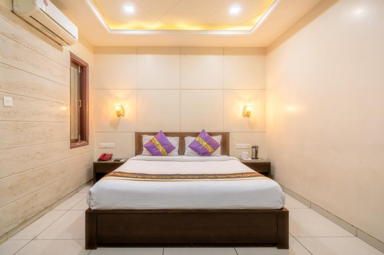 Hotel Sunday Inn Jaipur Bagian luar foto