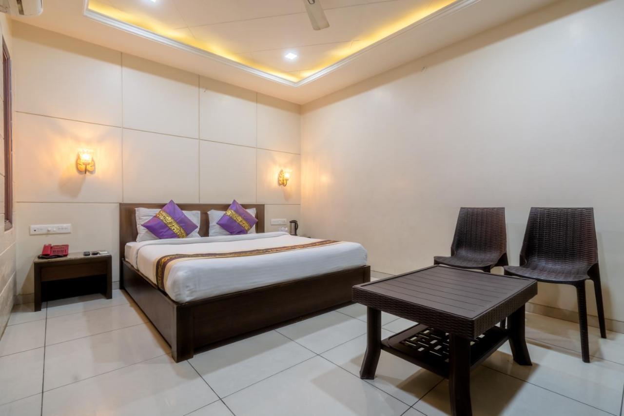 Hotel Sunday Inn Jaipur Bagian luar foto