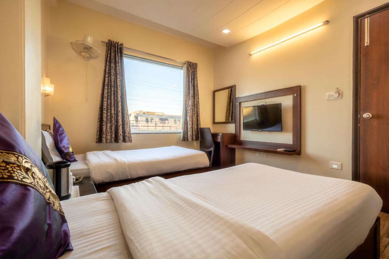 Hotel Sunday Inn Jaipur Bagian luar foto